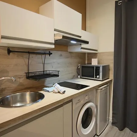 15m², Avec Terrasse Et Place De Parking *